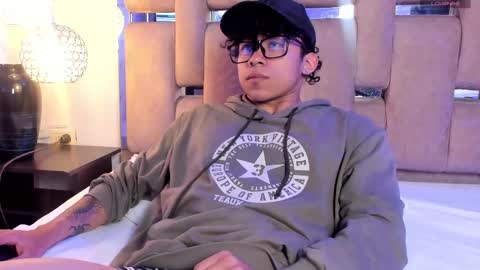 akazaboy online show from February 23, 2026, 4:32 am