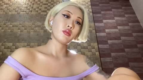 Snapshot of akemi_jp chatting on February 25, 2025, 9:35 pm Akemi online show from February 25, 2025, 9:35 pm