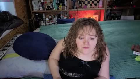 Natalie online show from November 16, 2025, 3:01 am