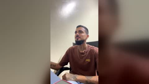 akiracontas123 online show from April 24, 2026, 2:52 pm