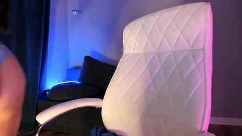 Akura is here 3 online show from November 15, 2025, 2:31 am