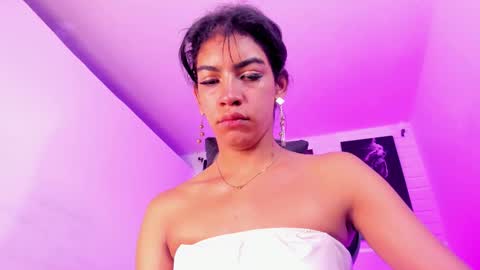 Alahia Rodriguez online show from November 17, 2025, 12:00 pm