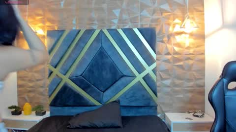 ALAHIA online show from October 10, 2025, 11:09 am