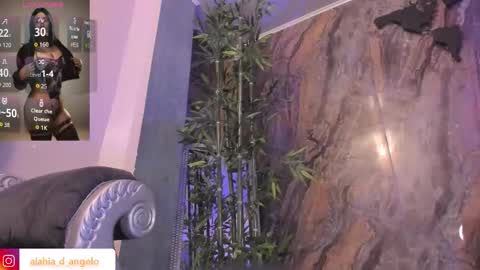 ALAHIA online show from November 9, 2025, 5:22 pm