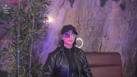 ALAHIA online show from December 2, 2025, 5:19 pm