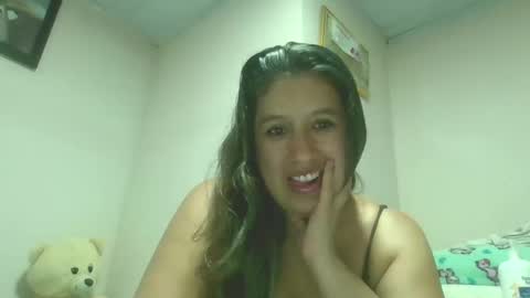 Snapshot of alahia_fox chatting on January 6, 2025, 8:35 am alahia online show from January 6, 2025, 8:35 am