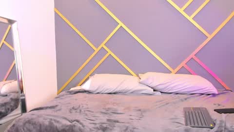 alaia_colins online show from January 30, 2025, 1:21 pm