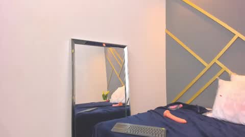 alaia_colins online show from February 16, 2025, 1:38 pm