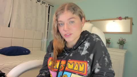 Alaia online show from January 6, 2025, 12:35 pm