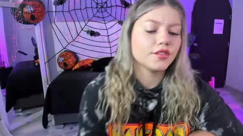 Alaia online show from October 9, 2025, 12:58 pm