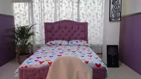 Alaia Skater online show from October 20, 2025, 11:21 am