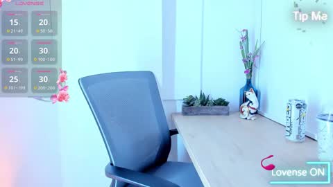 alaiaguerra online show from September 15, 2025, 7:52 am