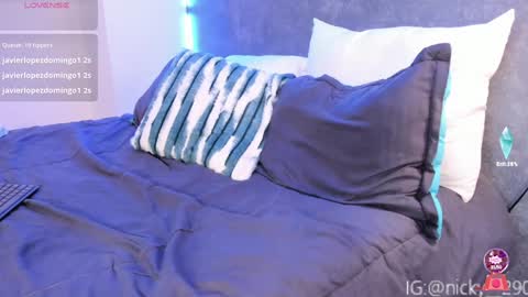 alan_morrys online show from December 15, 2024, 7:02 am