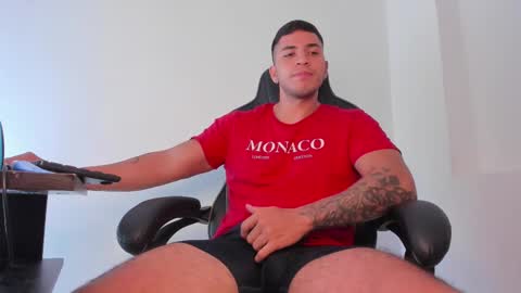 Snapshot of alan_muscle chatting on February 9, 2025, 5:29 am Alan online show from February 9, 2025, 5:29 am