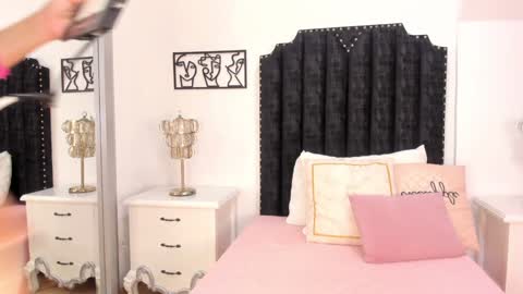 alana_2916 online show from February 6, 2025, 7:18 pm