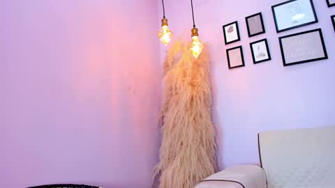 Snapshot of alana__rossetti chatting on March 5, 2025, 12:55 pm Alana online show from March 5, 2025, 12:55 pm