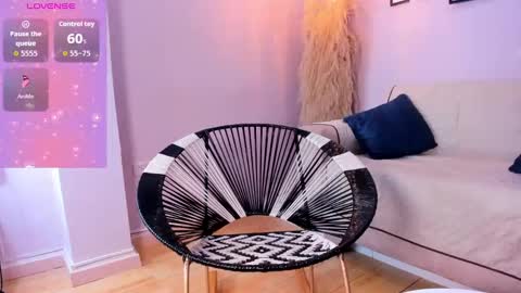 Snapshot of alana__rossetti chatting on September 11, 2025, 12:27 pm Alana online show from September 11, 2025, 12:27 pm