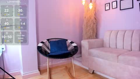 Snapshot of alana__rossetti chatting on October 8, 2025, 12:25 pm Alana online show from October 8, 2025, 12:25 pm