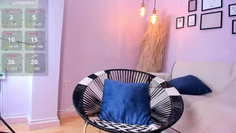 Snapshot of alana__rossetti chatting on October 21, 2025, 6:19 pm Alana online show from October 21, 2025, 6:19 pm