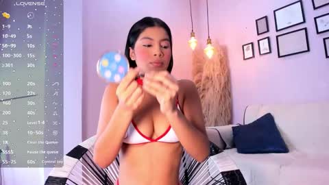 Snapshot of alana__rossetti chatting on October 26, 2025, 12:33 pm Alana online show from October 26, 2025, 12:33 pm