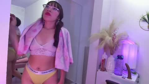 Snapshot of alana_jansen chatting on January 21, 2025, 8:41 am Alana online show from January 21, 2025, 8:41 am