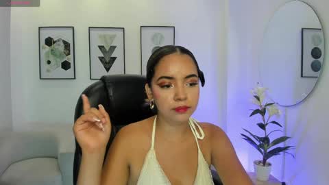 alana  online show from April 9, 2026, 8:36 pm