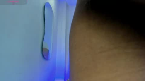 alana  online show from April 21, 2026, 7:50 pm