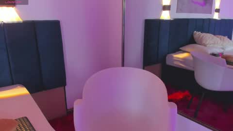 Alana Vera  online show from June 6, 2026, 8:24 pm