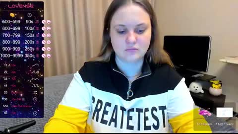 Julia online show from February 9, 2025, 2:40 pm