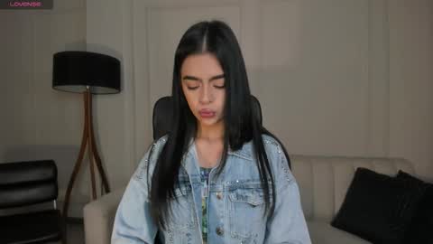 Alana online show from October 19, 2025, 12:17 pm