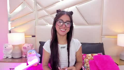 Snapshot of alanajones1 chatting on December 6, 2024, 12:05 pm alana online show from December 6, 2024, 12:05 pm