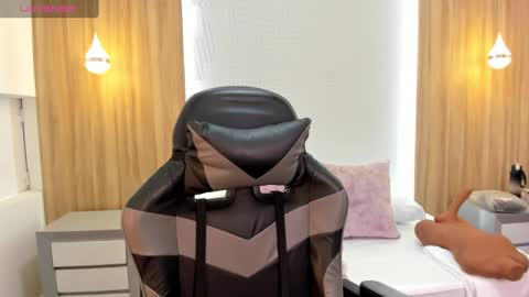 Snapshot of alanapark07 chatting on September 25, 2025, 12:20 pm A L A N A online show from September 25, 2025, 12:20 pm