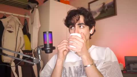 idenavarre online show from January 25, 2025, 10:50 pm