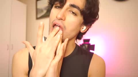 idenavarre online show from February 18, 2025, 10:03 pm