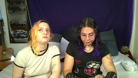 Snapshot of alani_trangirl chatting on October 1, 2025, 10:49 pm Alani online show from October 1, 2025, 10:49 pm