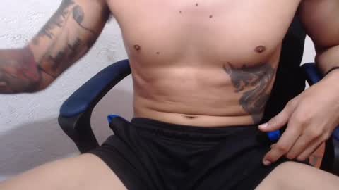 alanmuscle08 online show from June 17, 2026, 2:51 pm