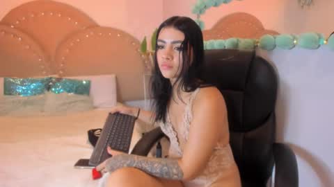 alanna_blaze online show from October 10, 2025, 12:59 pm