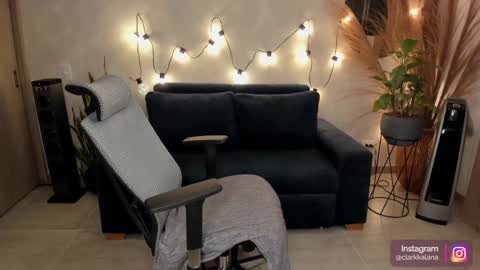 Snapshot of alanna_clark chatting on December 10, 2024, 12:28 am Alanna online show from December 10, 2024, 12:28 am