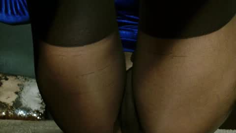 Snapshot of alanna_gold chatting on October 25, 2025, 4:35 pm Alanna online show from October 25, 2025, 4:35 pm