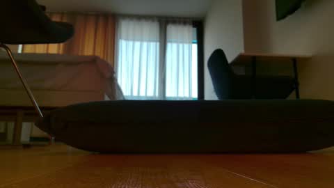 Snapshot of alanna_gold chatting on December 5, 2025, 4:54 am Alanna online show from December 5, 2025, 4:54 am