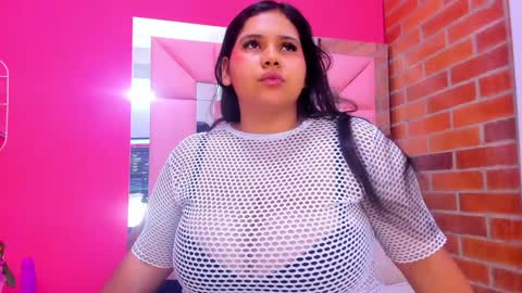 Snapshot of alanna_hot3 chatting on December 27, 2024, 7:35 pm Ana online show from December 27, 2024, 7:35 pm