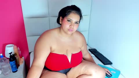 Snapshot of alanna_hot3 chatting on December 31, 2024, 2:47 pm Ana online show from December 31, 2024, 2:47 pm