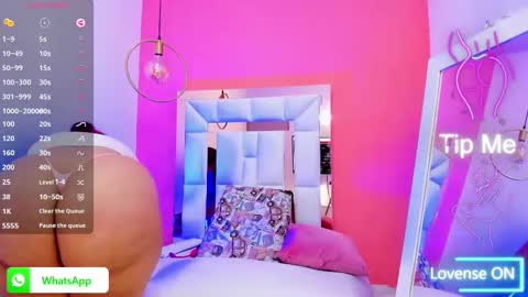 Snapshot of alanna_hot3 chatting on February 26, 2025, 8:00 pm Ana online show from February 26, 2025, 8:00 pm