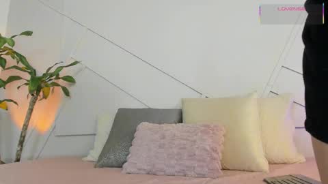 alannarouge online show from November 23, 2025, 3:01 pm