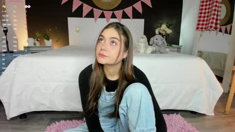 Alanna Cute Russell online show from June 3, 2026, 8:36 pm