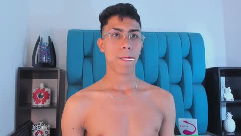 Snapshot of alannaughty_ chatting on December 27, 2024, 8:39 pm alannaughty_ online show from December 27, 2024, 8:39 pm