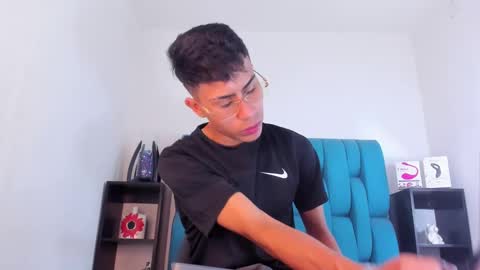 Snapshot of alannaughty_ chatting on January 19, 2025, 2:06 pm alannaughty_ online show from January 19, 2025, 2:06 pm