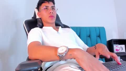 Snapshot of alannaughty_ chatting on February 10, 2025, 9:58 pm alannaughty_ online show from February 10, 2025, 9:58 pm