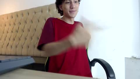 alantrickz365 online show from October 16, 2025, 2:34 am