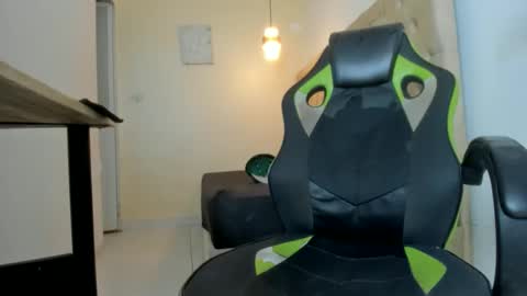 alantrickz365 online show from November 10, 2025, 10:25 am